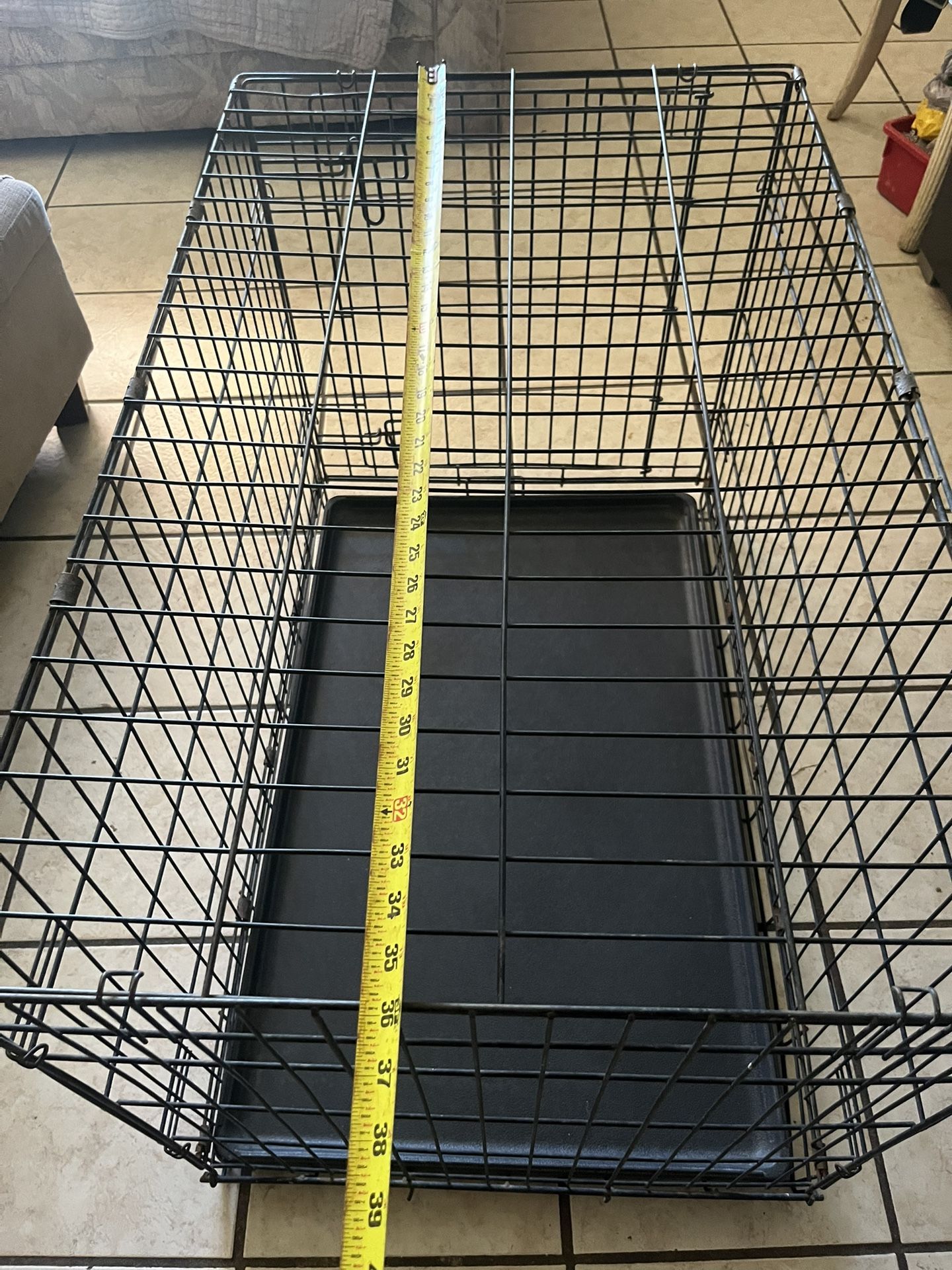 dog Cage 36 inches Long 25 inches high 22 inches Width 