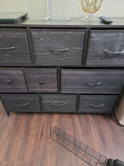 Dresser black
