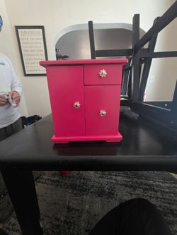 Hot pink Jewelry box (Jaclyn Smith)