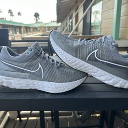 Gray Nike Running Sneaker Women’s Size 11 Mens Size 9.5