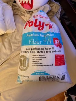 Poly-Fil Premium Polyester Fiber Fill 32oz