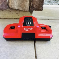 Milwaukee M18 18V Dual Bay Simultaneous Super Charger 48-59-1815 New !!!!!!