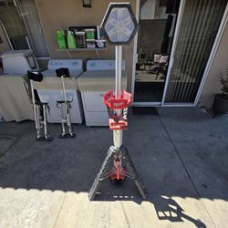 M18 18-Volt Lithium-Ion Cordless Rocket Dual Power Tower Light (Tool-Only)