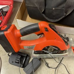 Firestorm By Black & Decker Circular Saw - Cordless 