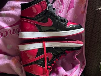 “PATENT BRED” AIR JORDAN 1 RETRO HIGH OG
