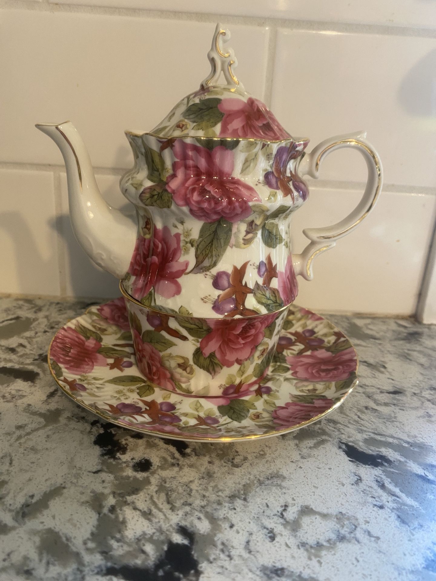 Rose Chintz bone china teapot pink cabbage roses 7 in tall tea for one