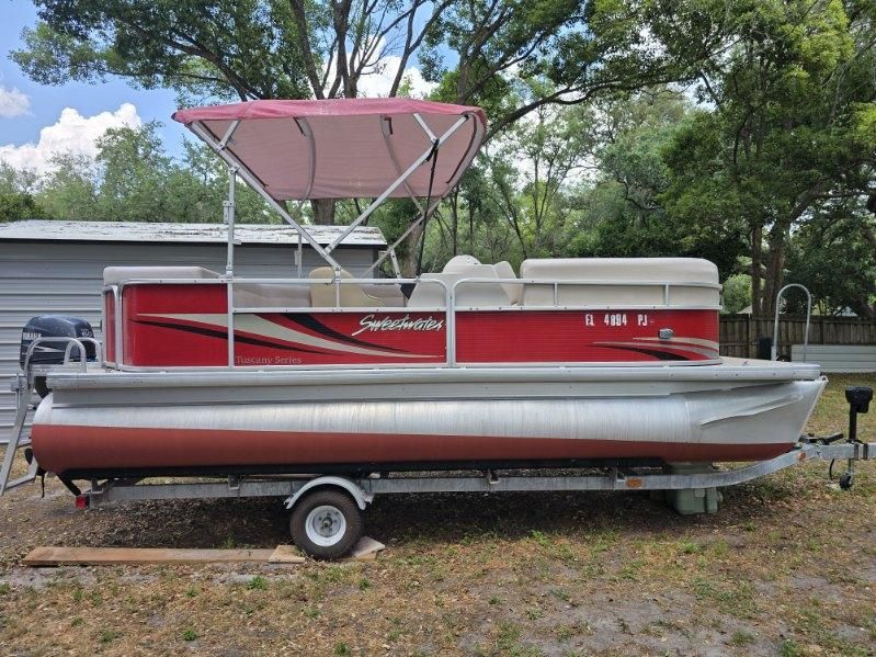 2010 Godfrey Sweetwater 20ft Pontoon