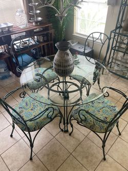 Dining set and cabinet