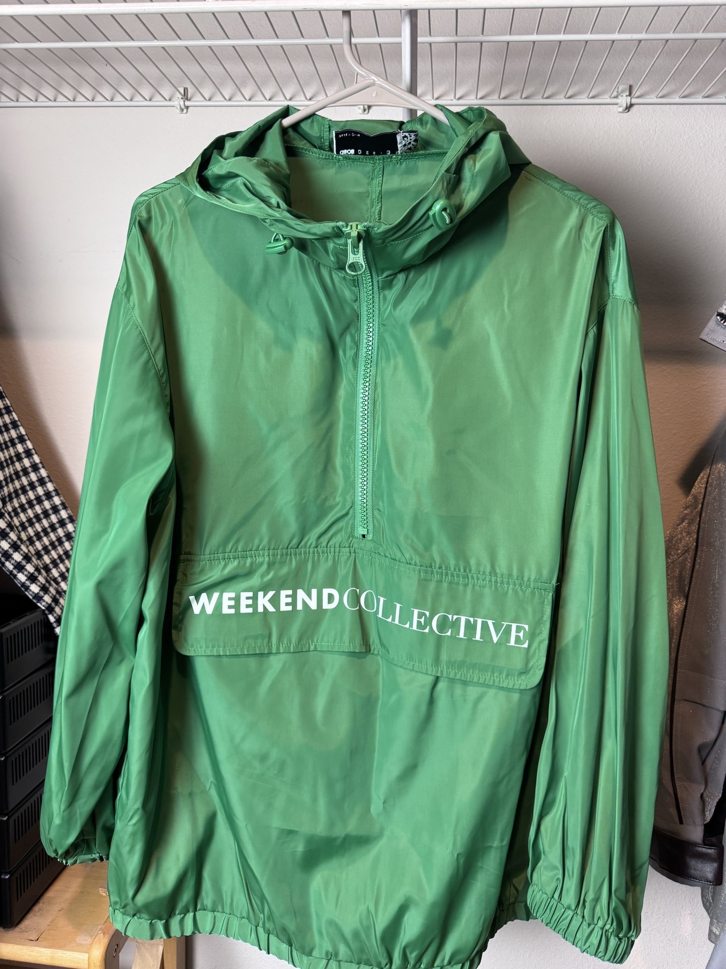 Women's long-sleeved pullover sweatshirt