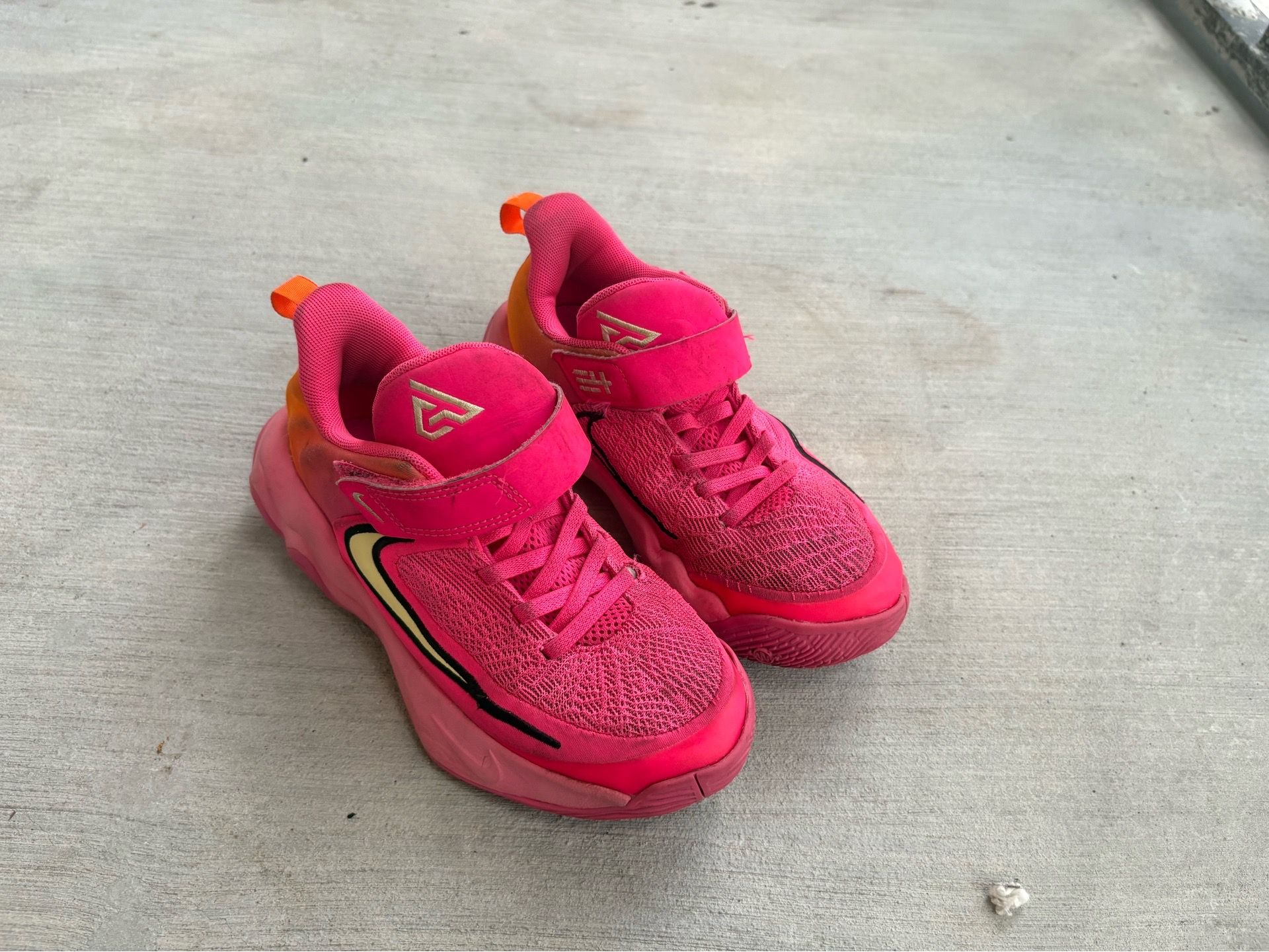 Nike Kids Shoe Size 1 Used