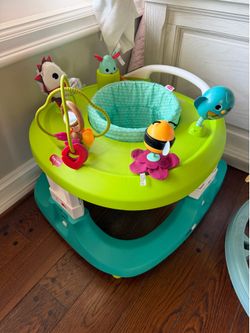 Activity bouncer / walker