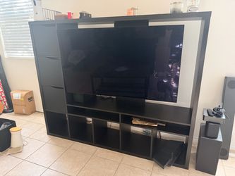 Entertainment Center w/ TV mount