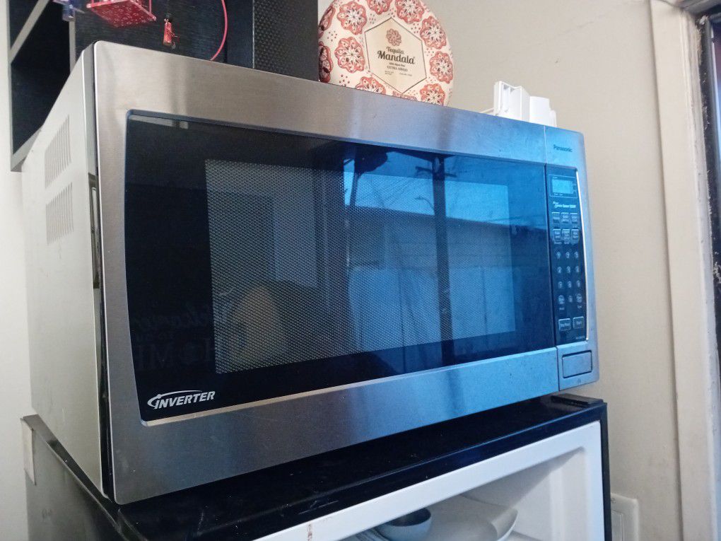 Microwave Panasonic Inverter 