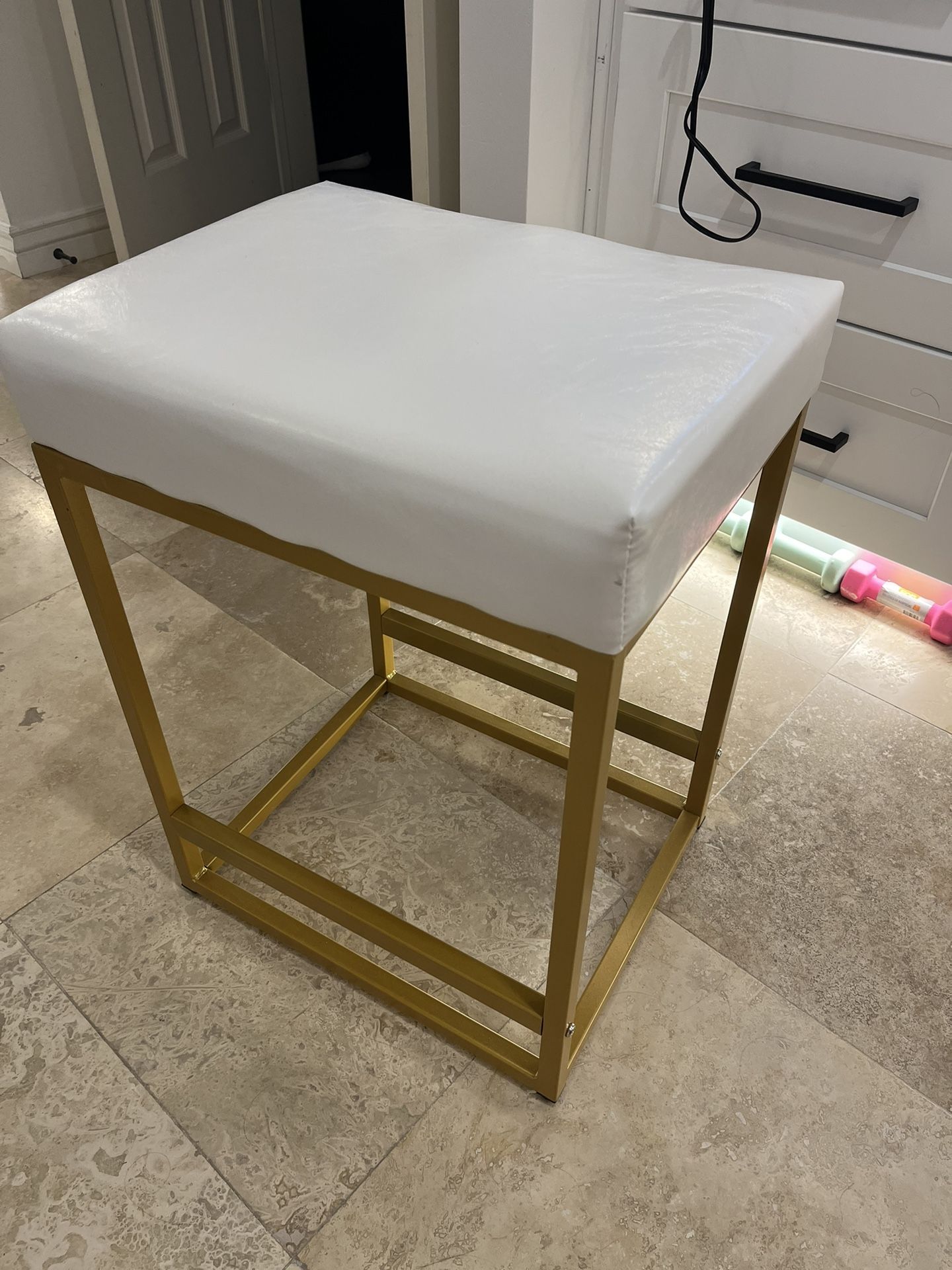 Counter Height Vanity/Bar Stool for Sale in Mesa, AZ OfferUp