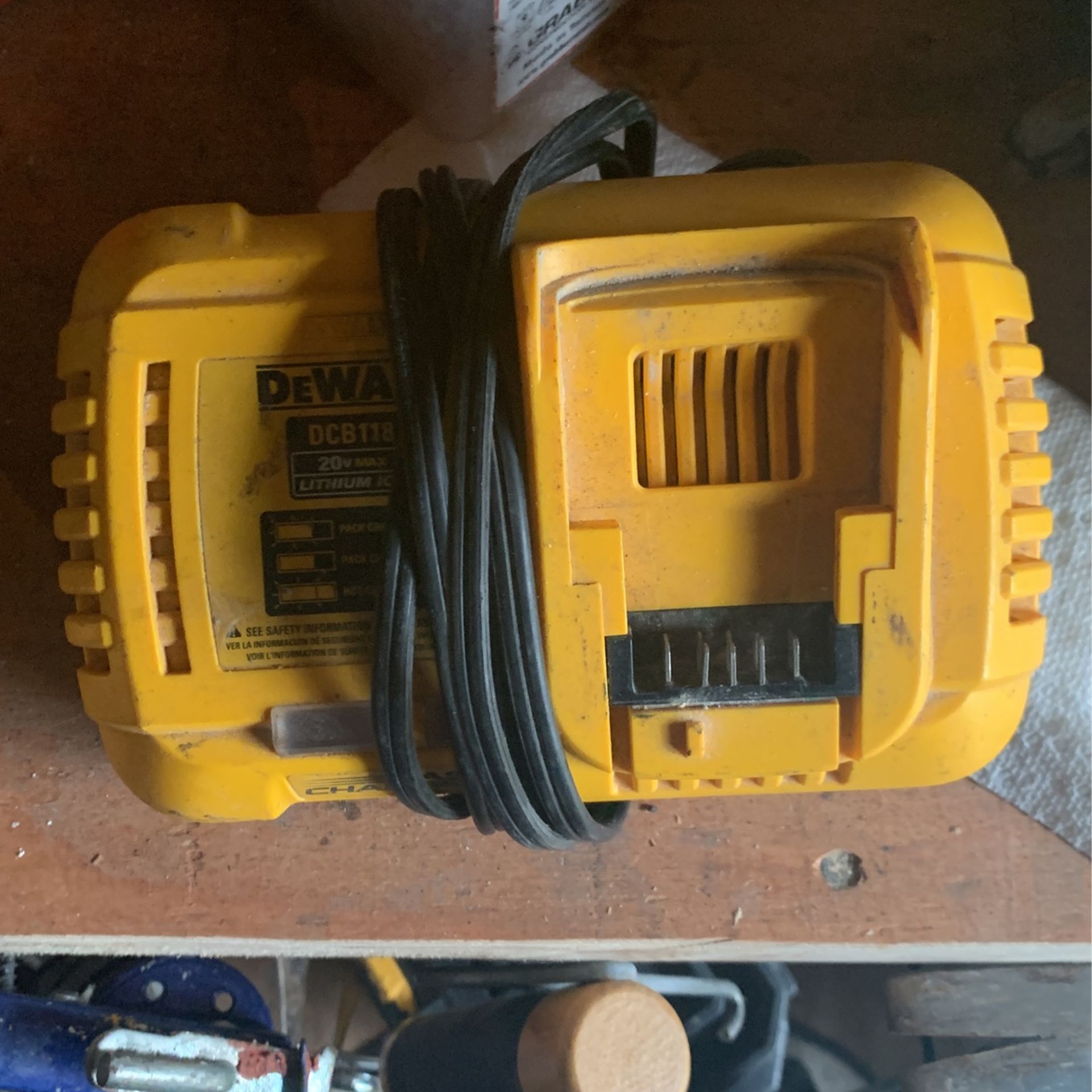 Dewalt Fast Charger