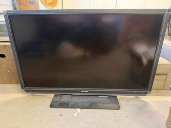 Sharp AQUOS Flat Screen TV 65 in