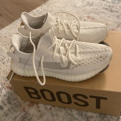 Yeezy Boost 350 V2 