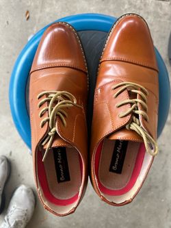 Bruno Marc Dress shoes 8.5 wide- LIKE new