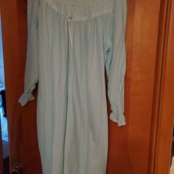 Nightgown and robe