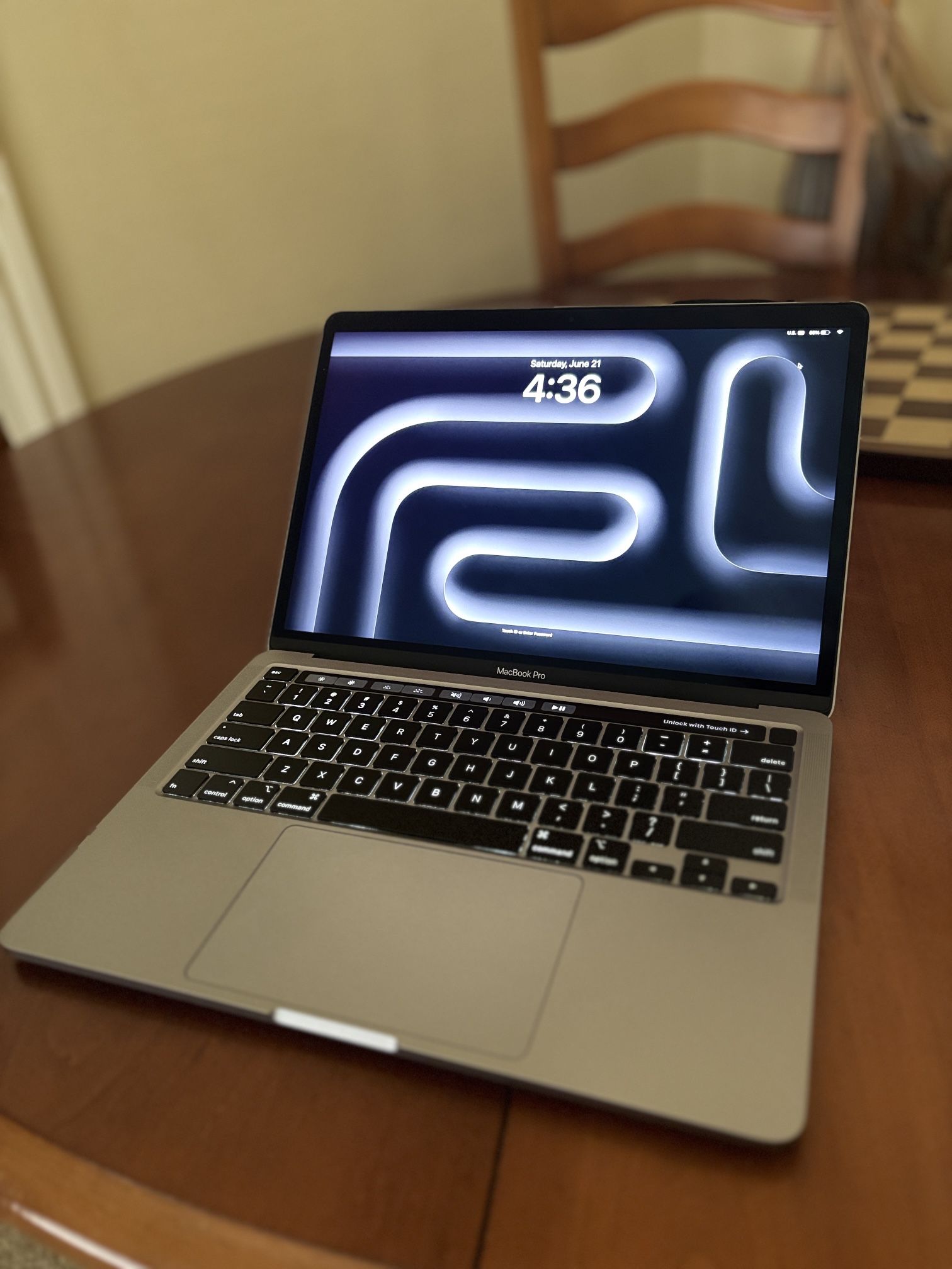 2020 Apple MacBook Pro 13.3" (512GB SSD, Intel Core i5, 2 GHz, 16GB)