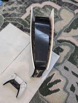 PS5 Original 825 GB model (PS5 CFI-1015A) Plus One Controller