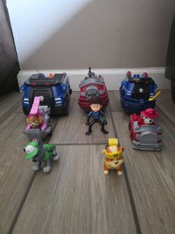Paw Patrol - 3 vehicles 3  figurines and 2attached figurines/vehicles