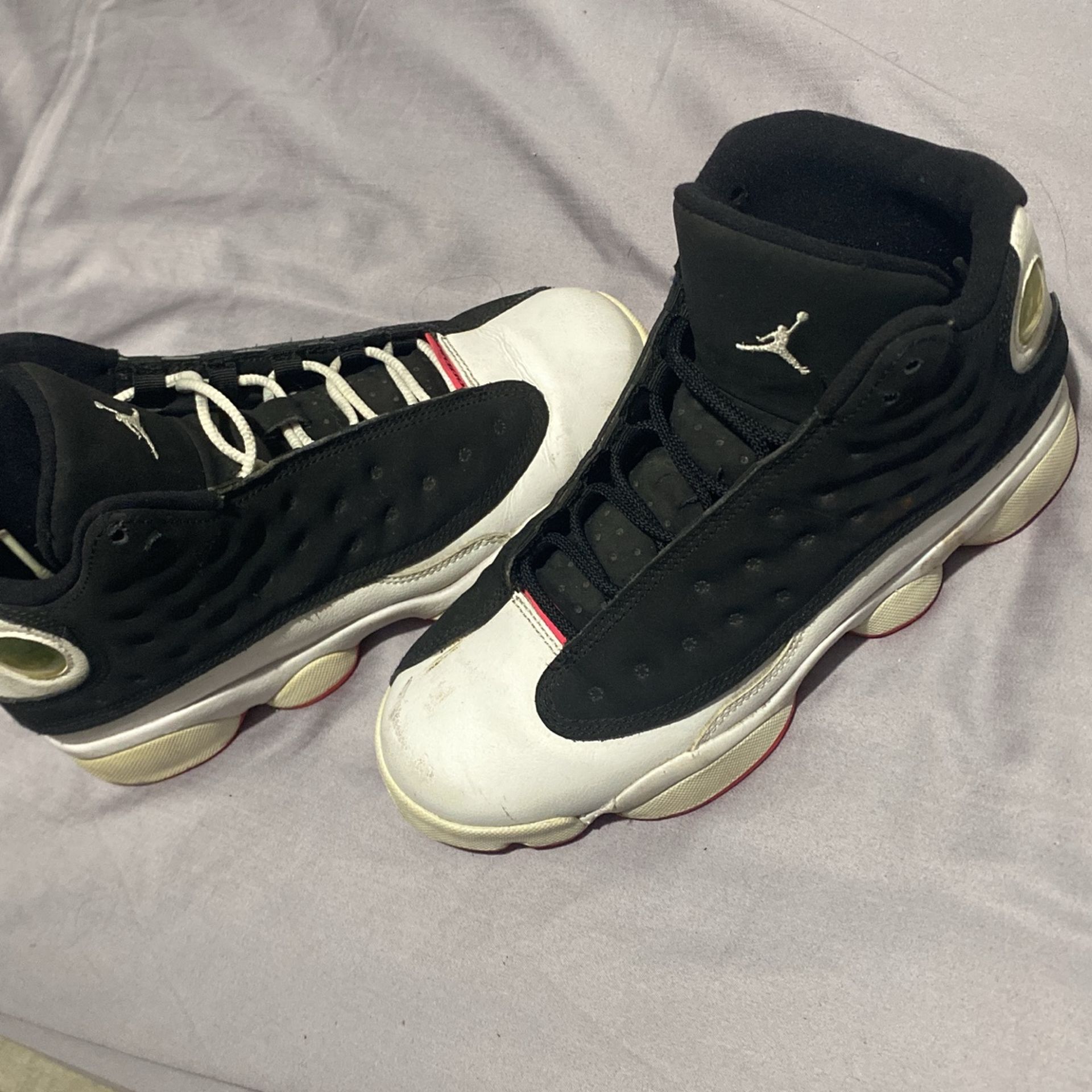 Men Black And White Jordan’s Size 6