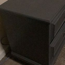 2 Nightstands
