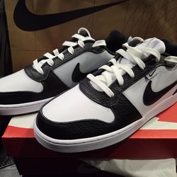 Men's Nike Rare 2 tone gray white Size 10