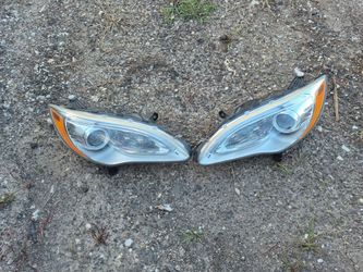 Chrysler 200 headlights