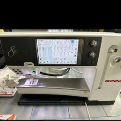Bernina B830 Sewing & Embroidery Machine - Lots Of Extras, Very Low Stitch Count!