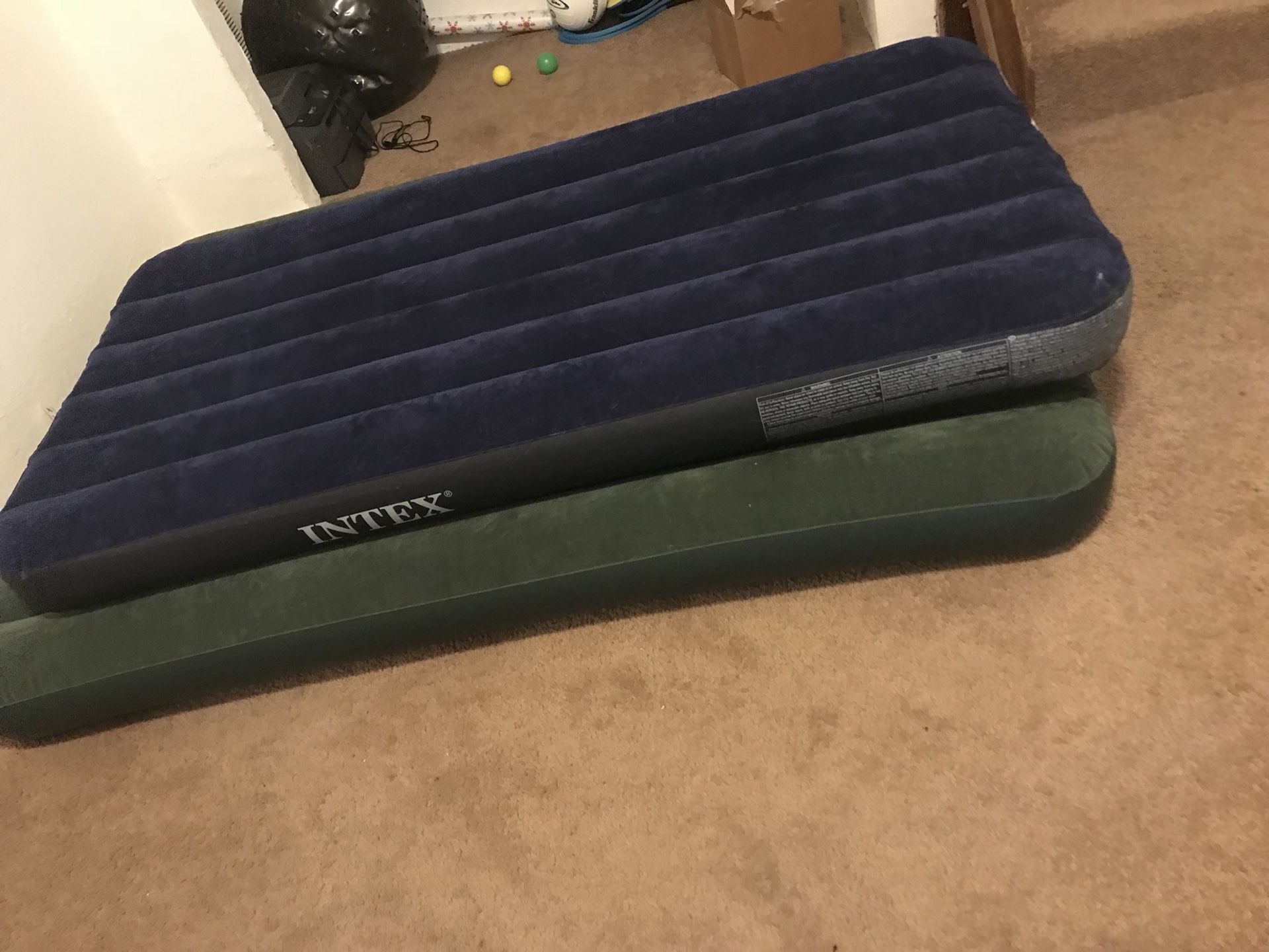 2 air mattresses USED ONE TIME