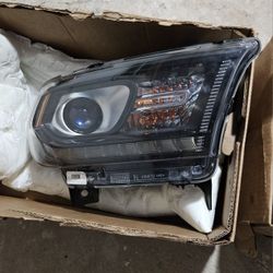 16-21 Dodge Durango Passenger Headlight 