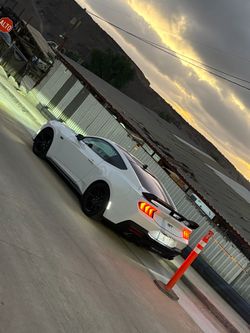 2025 ford mustang pearl white
