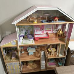 Dollhouse With Accessories