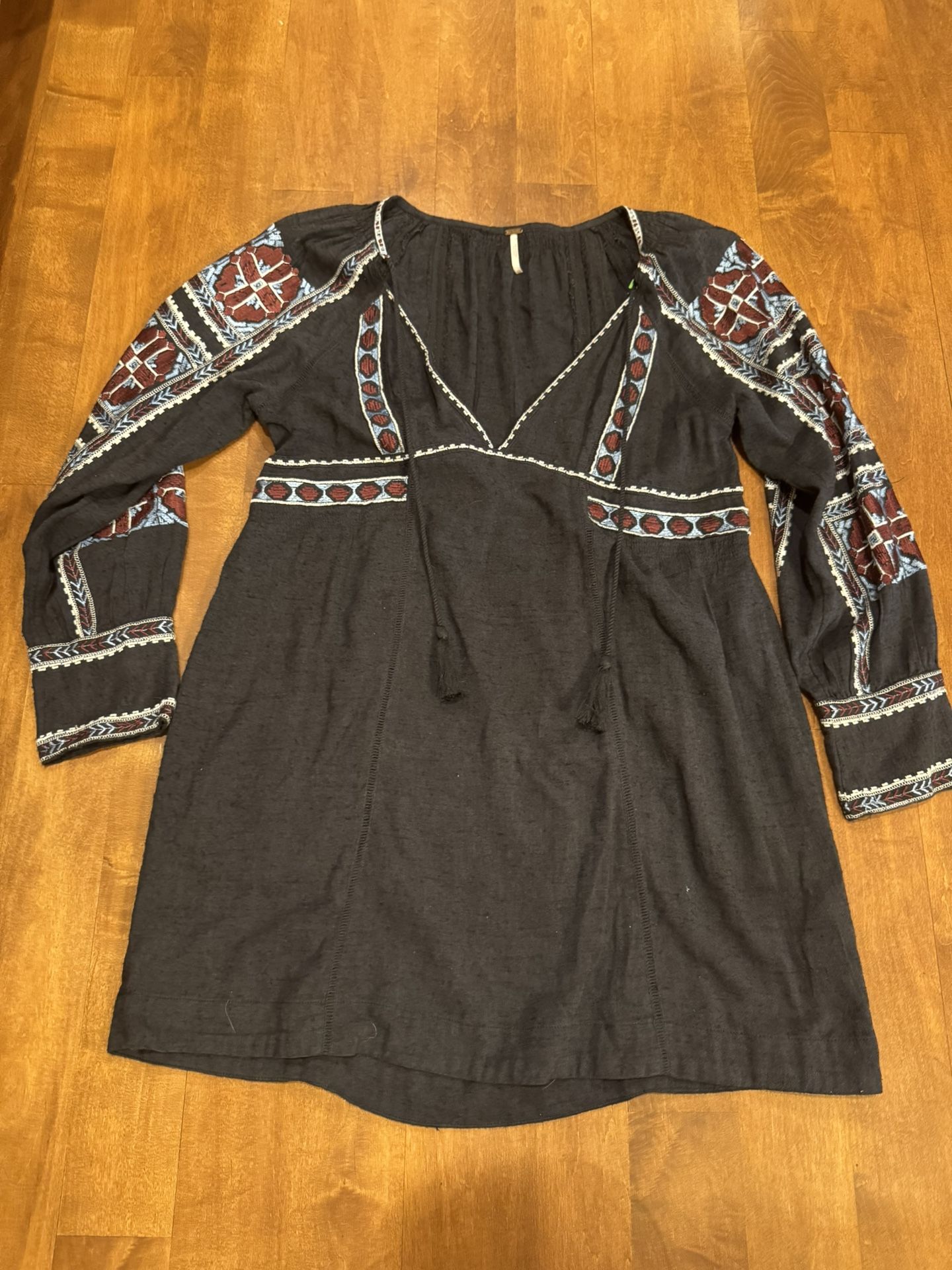 Woman’s Free People Long Top/dress Shipping Available