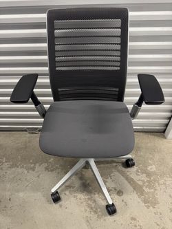 Steelcase think v2 Office Chair