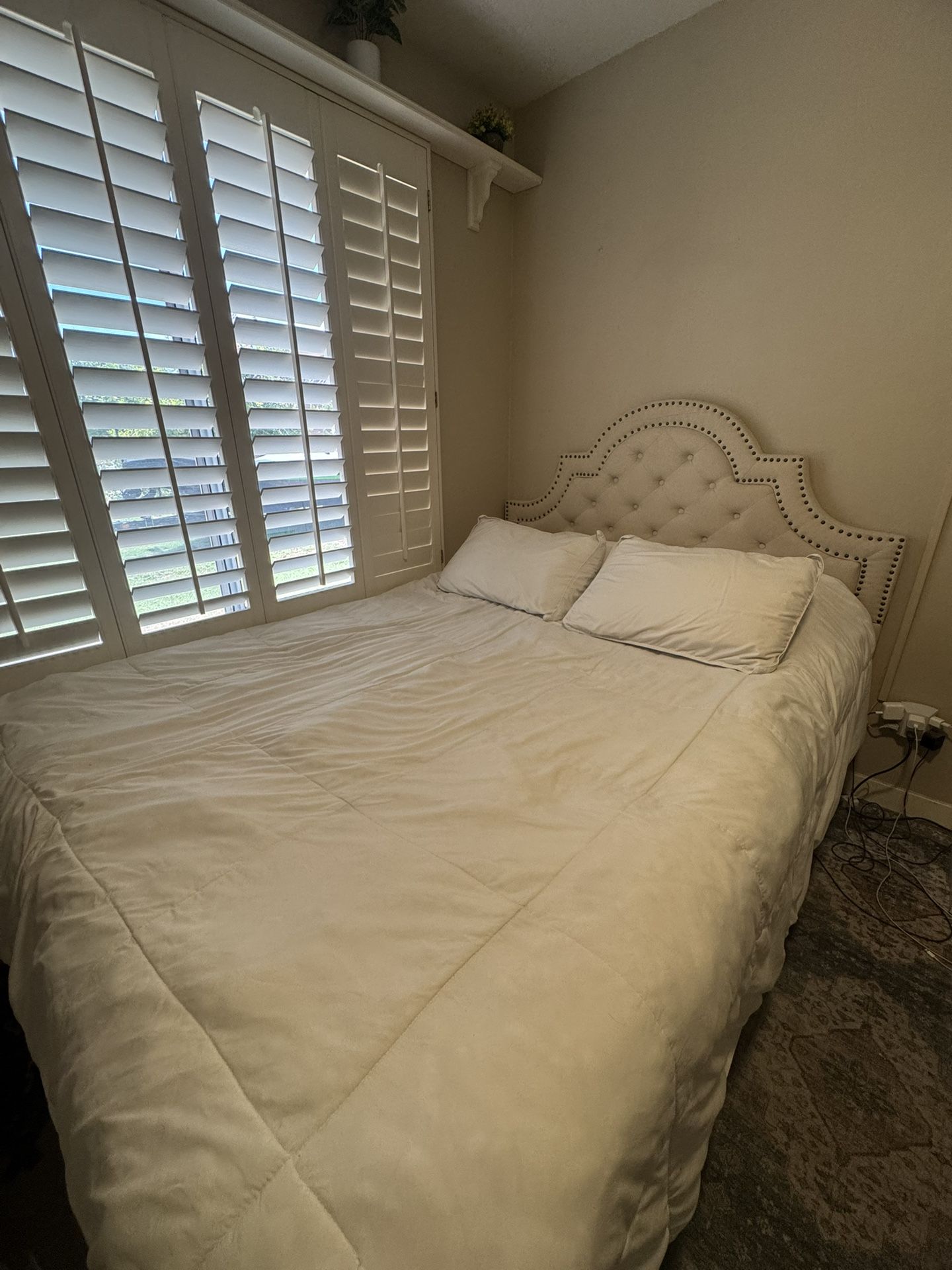 Bed frame & Mattress