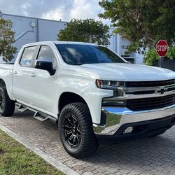2019 Chevy Silverado 1500 LT Custom V8