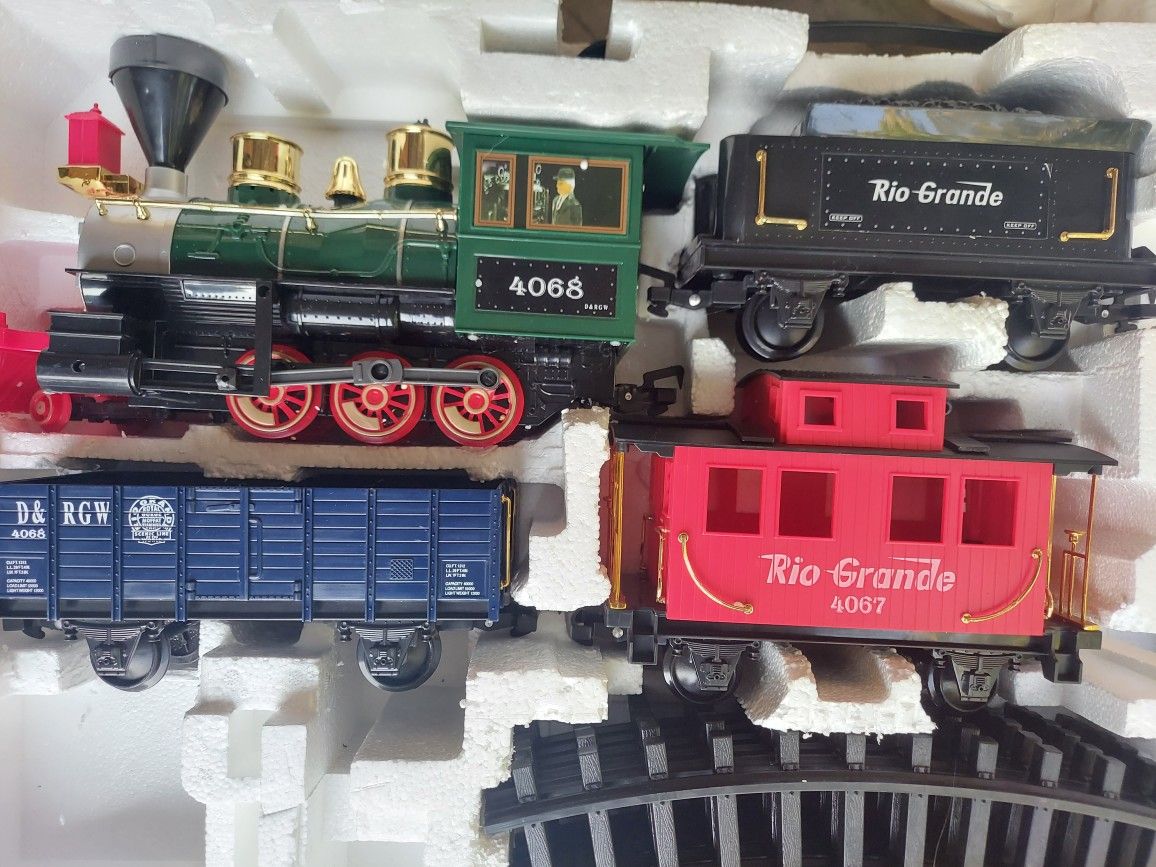 GRAND CANYON EXPRESS TRAIN SET: Used