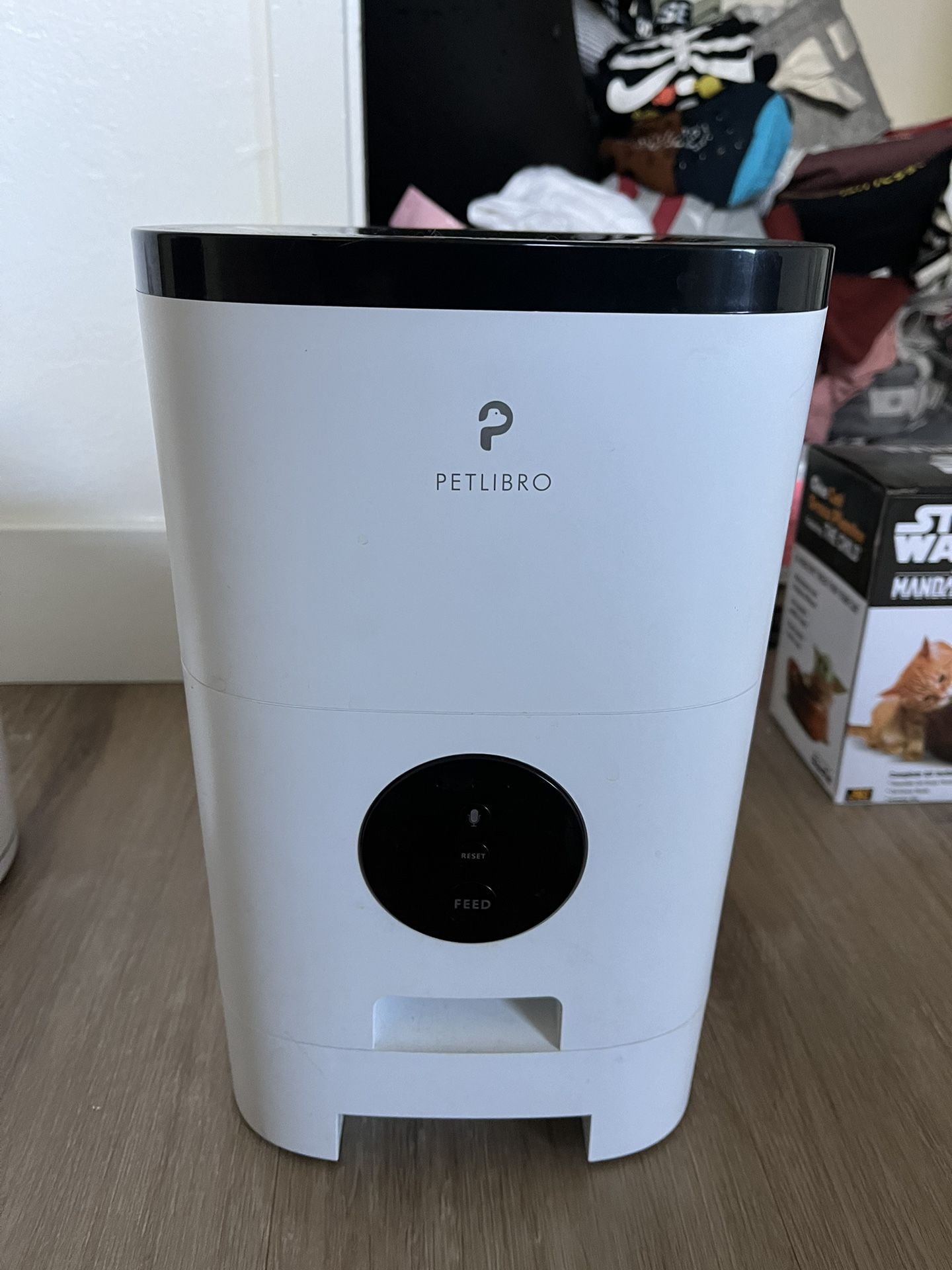 PETLIBRO Automatic Cat Feeder, Wi-Fi Automatic Cat Food Dispenser with Timer Interactive Voice Recorder, Auto Cat Feeder with 1-4 Meals Control Dry Fo