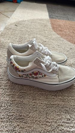 Van shoes used, women size 9.5 , men size 8. has a little spot s