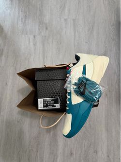 Kobe 5 Caitlyn Clark Coconut Size 11.5M