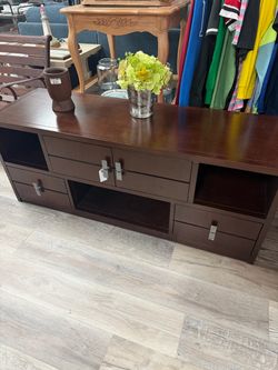 Media Credenza