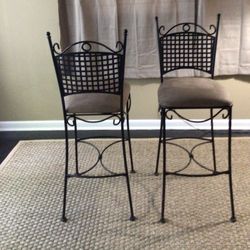 Bar/table Chairs