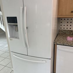 SAMSUNG FRENCH DOOR REFRIGERATOR 