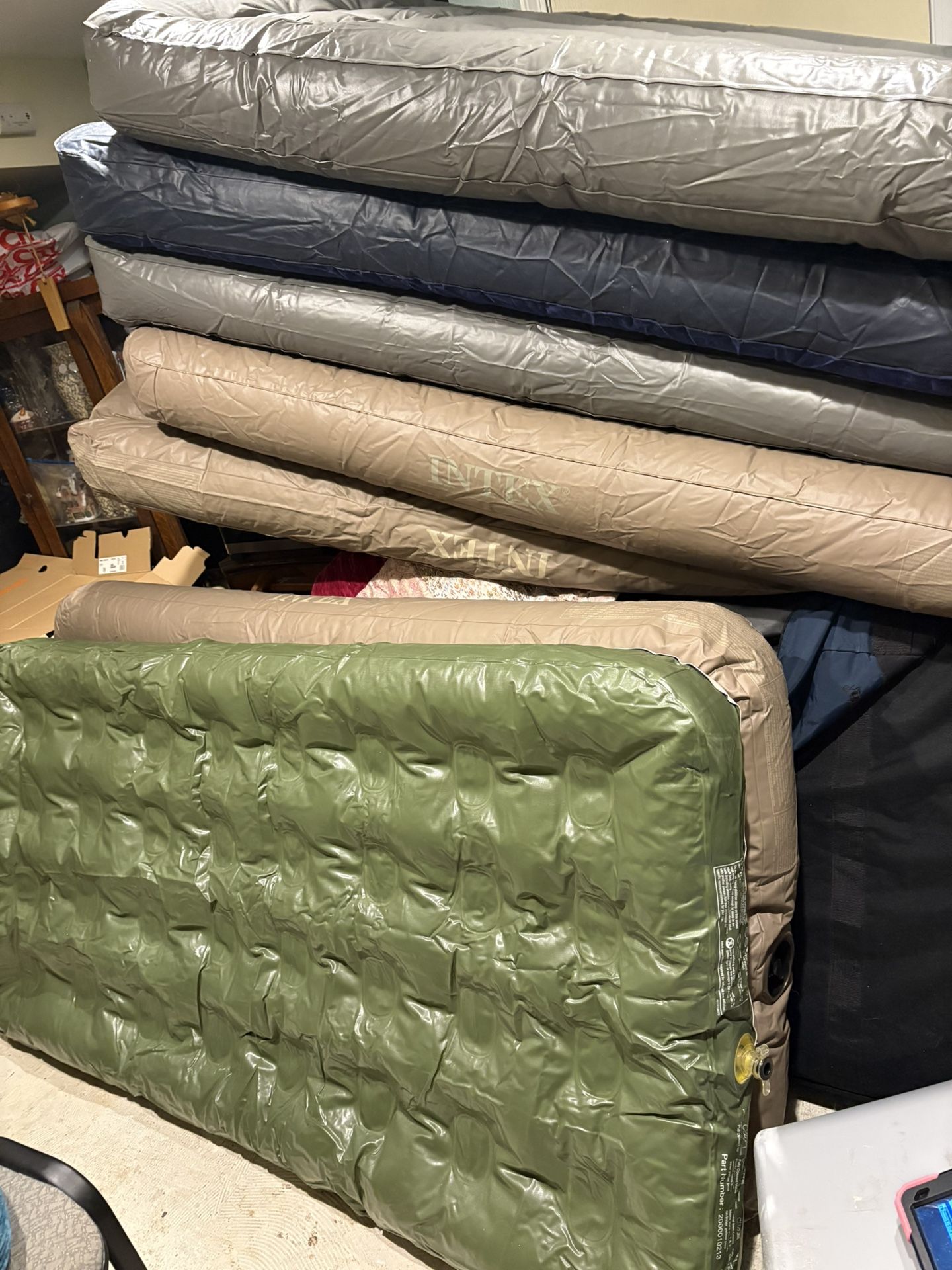 Twin Size Air Mattresses 6 available