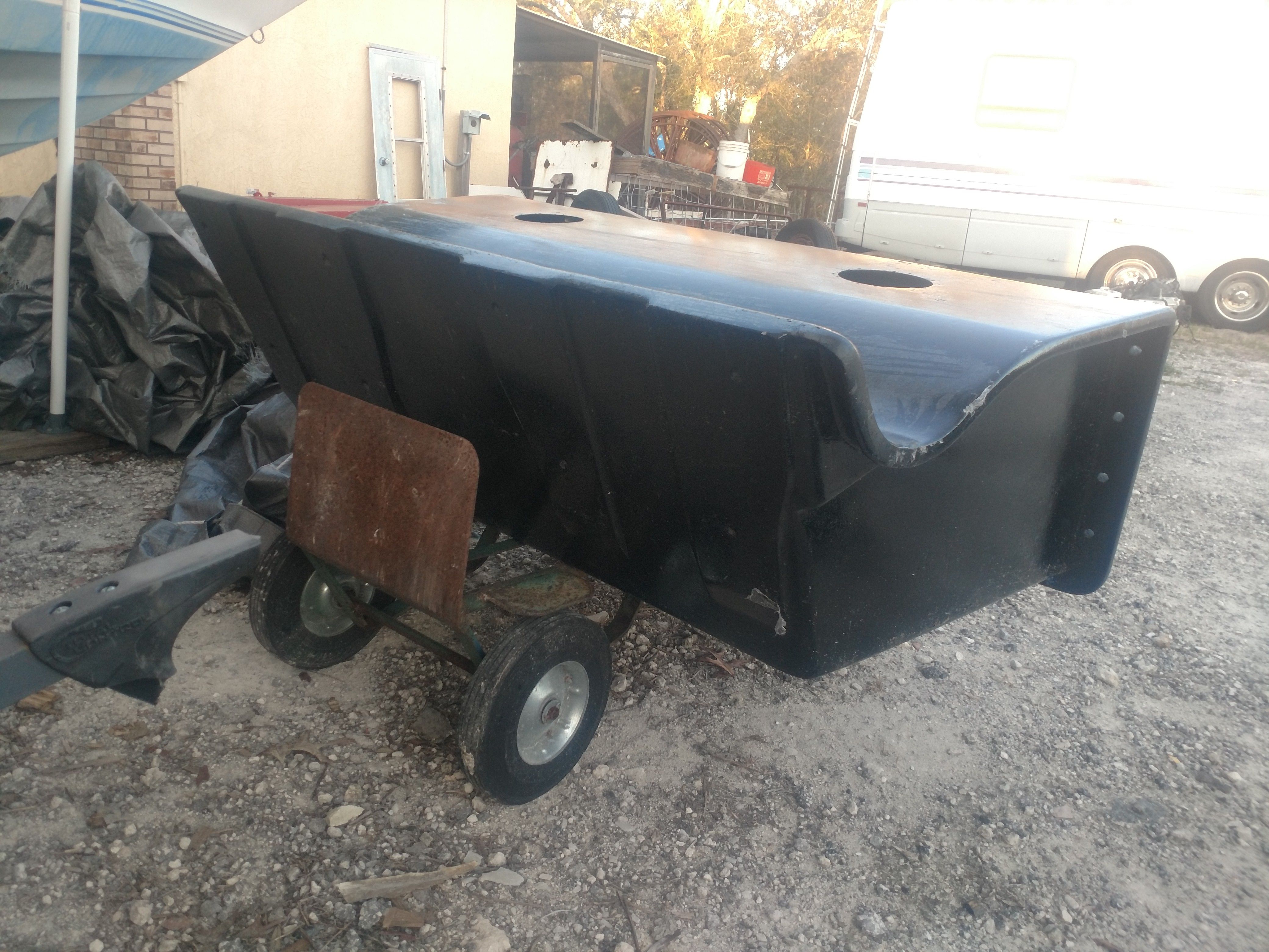 Twin outboards bracket