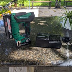 Metabo HPT NP18DSAL 18V 1.38-in 23-Gauge Cordless Pin Nailer 8436