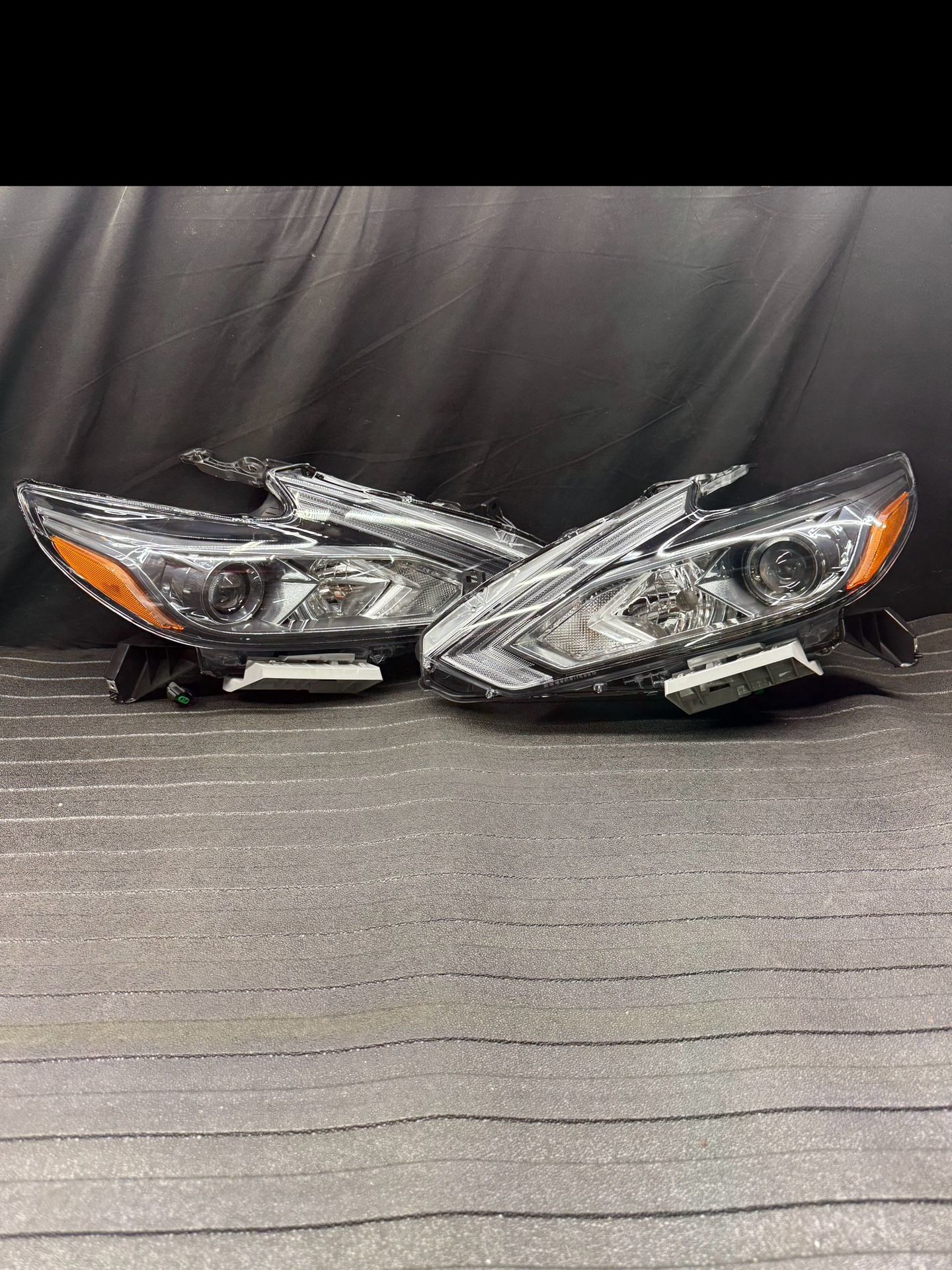 2016 - 2018 Nissan Altima Headlights New